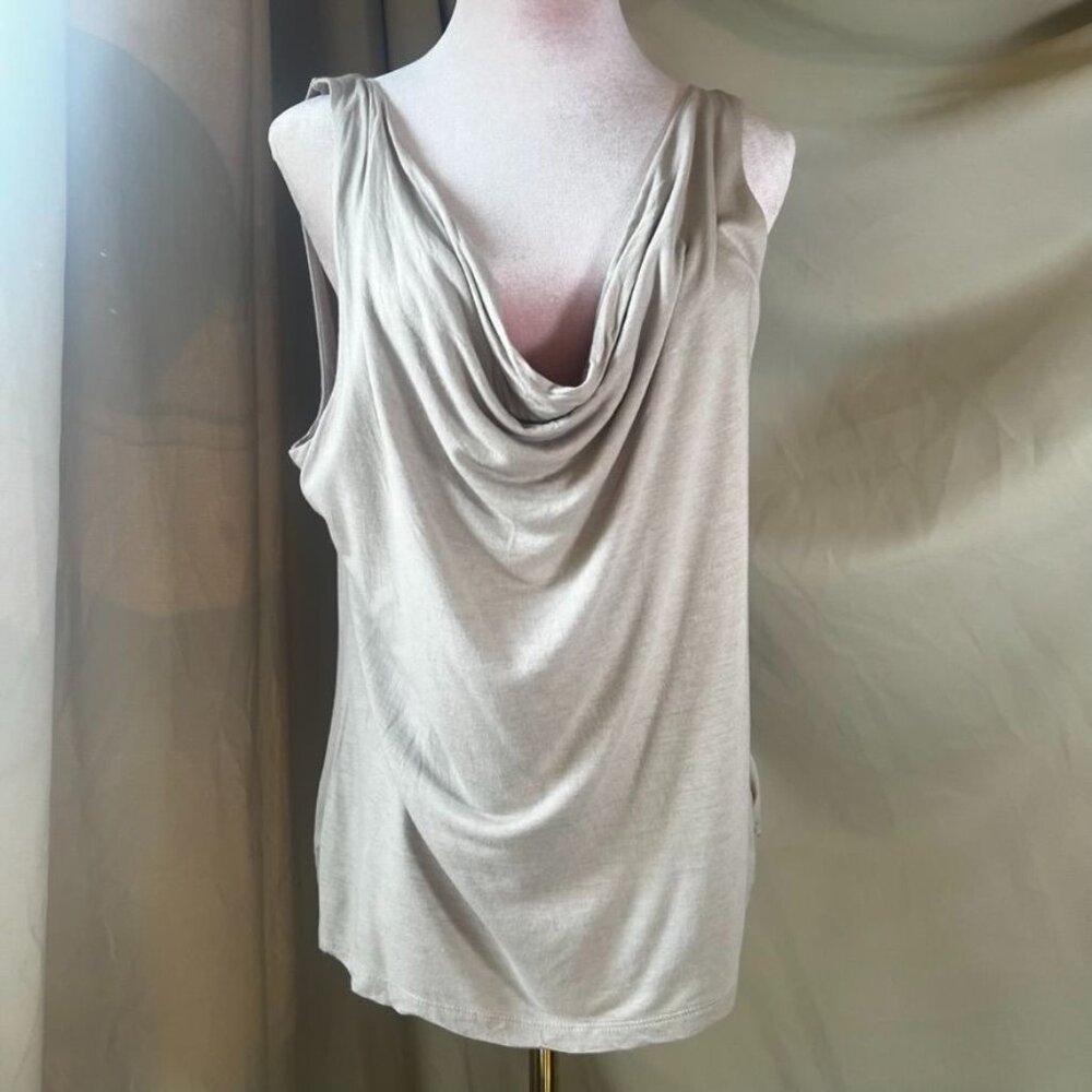 🛑 SOLD🛑 New York & Company  Women’s  Sand  Tank  Y2K Scoopneck Draping  Size L